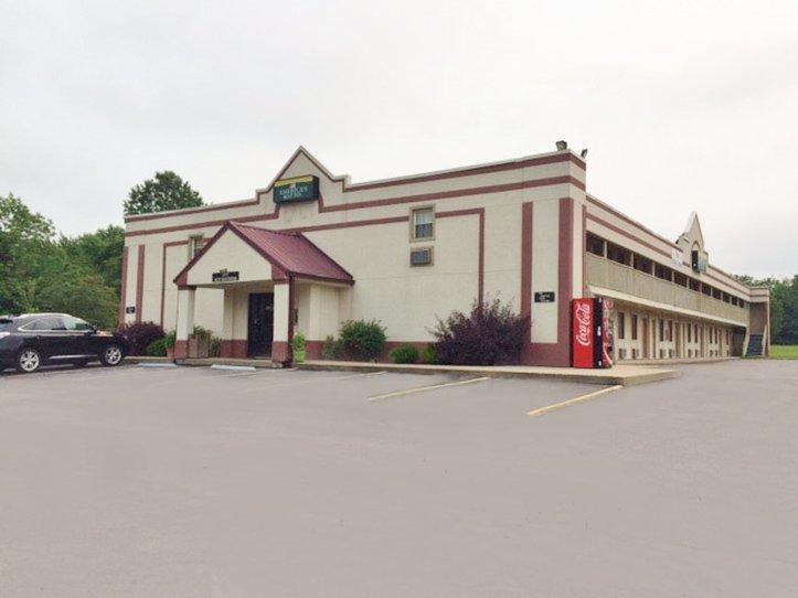 Red Roof Inn Scottsburg Exterior foto