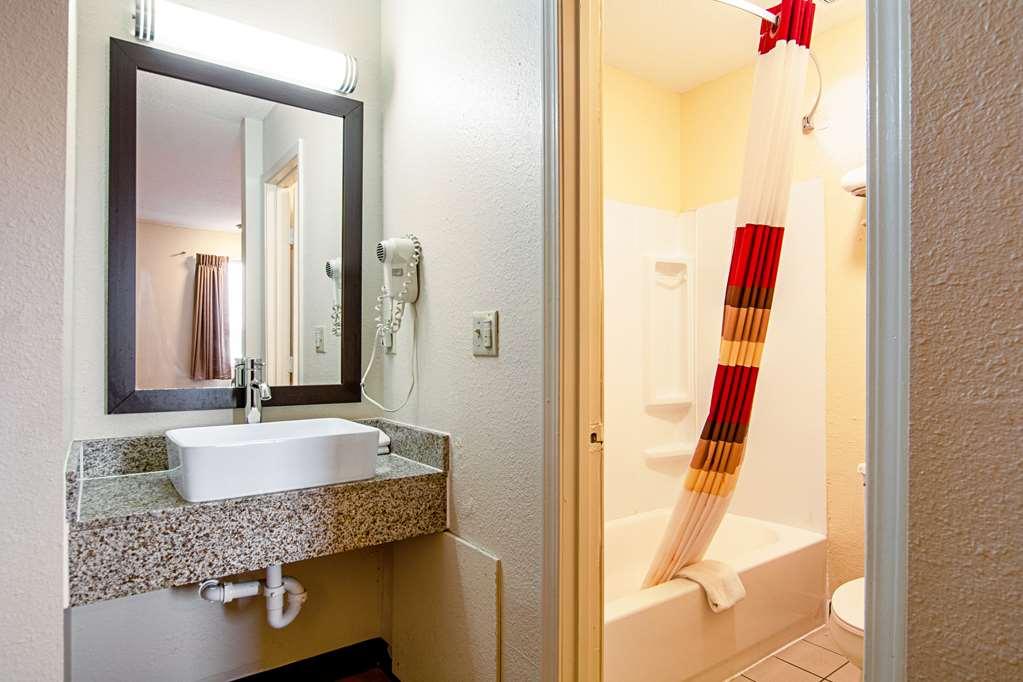Red Roof Inn Scottsburg Habitación foto